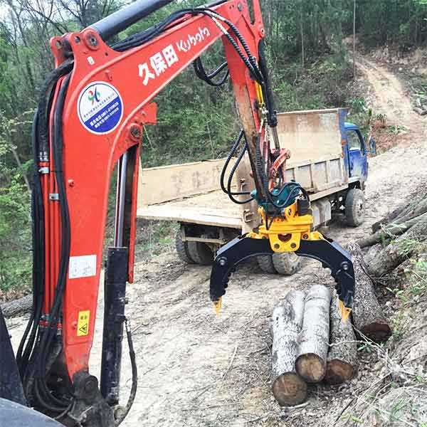 Kubota-excavator-with-log-grapple-for-Forestry-use-JIANGTU-log-grapple-attachment